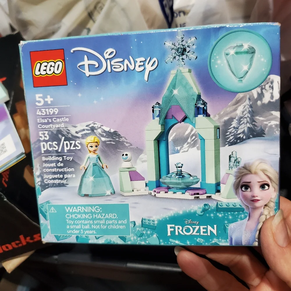 LEGO Disney Princess Elsa’s Castle Courtyard 43199 Frozen